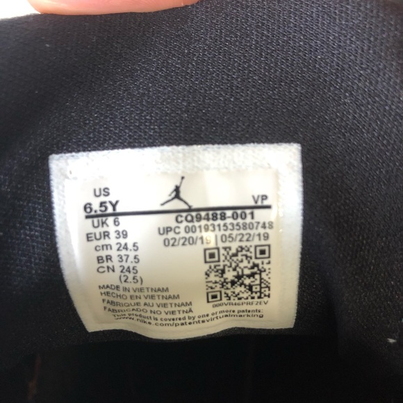 Black Air Jordan’s - Picture 4 of 4